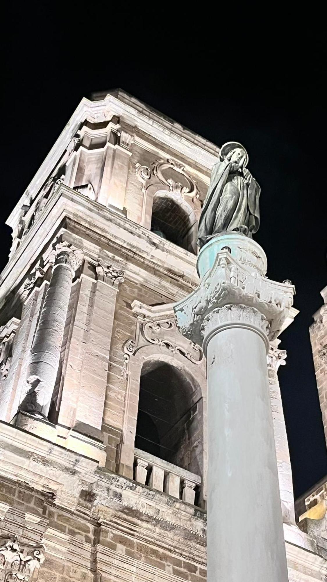 Il Duomo E Il Mare Lejlighed Brindisi Eksteriør billede